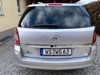 Gebraucht Opel Astra Edition 110 PS (80 kW) 2010 Silber Limousine