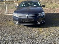 Gebraucht VW Passat Highline 160 PS (117 kW) 2011 Blau Limousine