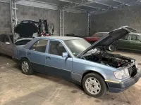 Gebraucht Mercedes E260 160 PS (117 kW) 1990 Blau Limousine