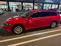 Gebraucht VW Passat 120 PS (88 kW) 2018 Rot Limousine