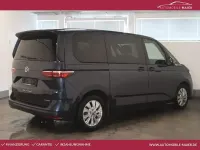 Gebraucht VW Multivan Life 218 PS (160 kW) 2023 Starlight blue metallic Van / Kleinbus