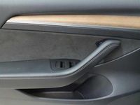 Gebraucht Tesla Model 3 365 kW (497 PS) 2022 Midnight silver metallic Limousine