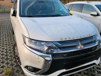 Second-hand Mitsubishi Outlander P-HEV Plus 2015 Alb SUV