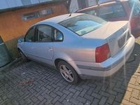 Gebraucht VW Passat 125 PS (91 kW) 1998 Silber Limousine