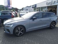 gebraucht Volvo V60 B4 Diesel Plus Dark Aut/AHK/HarmanKardon/19"