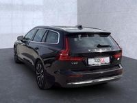 Gebraucht Volvo V60 Plus 398 PS (292 kW) 2022 Black solid stone / solid Kombi