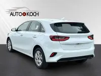 Używany Kia Ceed 101 KM (74 kW) 2025 Biały Hatchback