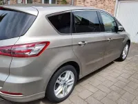 Gebraucht Ford S-MAX Titanium 179 PS (131 kW) 2018 Grau Van / Kleinbus