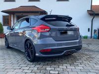 Usata Ford Focus ST 185 CV (136 kW) 2017 Grigio Station wagon