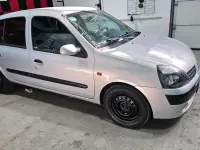 Second-hand Renault Clio II 75 CP (55 kW) 2002 Gri Hatchback