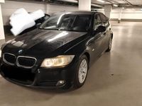 Gebraucht BMW 320 125 PS (91 kW) 2009 Schwarz Limousine
