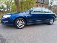 Gebraucht VW Passat 150 PS (110 kW) 2005 Blau Limousine