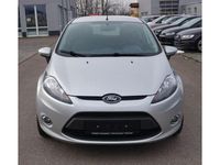 Gebraucht Ford Fiesta Trend 82 PS (60 kW) 2011 Polarsilber metallic (metallic) Kleinwagen