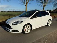 Gebraucht Ford Focus ST 250 PS (183 kW) 2014 Weiß Limousine