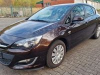 Gebraucht Opel Astra 140 PS (102 kW) 2013 Braun Limousine