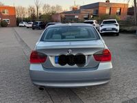 Gebraucht BMW 318 130 PS (95 kW) 2006 Grau Limousine