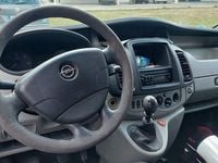 Gebraucht Opel Vivaro 90 PS (66 kW) 2012 Silber Van / Kleinbus