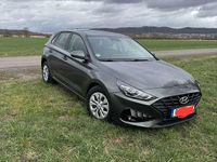 Gebraucht Hyundai i30 Select 120 PS (88 kW) 2022 Grau Kleinwagen