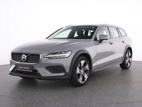 Gebraucht Volvo V60 CC Plus 197 PS (144 kW) 2024 Grau Kombi