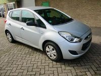 Gebraucht Hyundai ix20 Classic 90 PS (66 kW) 2011 Silber Kleinwagen