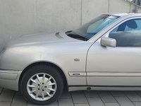 Gebraucht Mercedes E320 Avantgarde 224 PS (164 kW) 1998 Silber Limousine