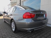 Gebraucht BMW 318 143 PS (105 kW) 2008 Grau Limousine