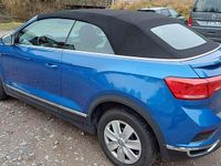 Gebraucht VW T-Roc Cabriolet Active 150 PS (110 kW) 2021 Ravennablau metallic Cabrio