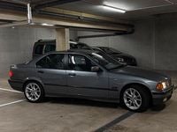 Gebraucht BMW 323 170 PS (125 kW) 1995 Grau Limousine