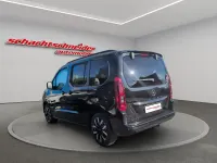 Neu Opel Combo Life Edition 131 PS (96 kW) 2026 Schwarz Van / Kleinbus