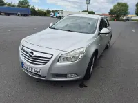 Gebraucht Opel Insignia Selection 110 PS (80 kW) 2011 Silber Kombi