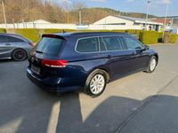 Gebraucht VW Passat Comfortline 150 PS (110 kW) 2017 Blau Kombi