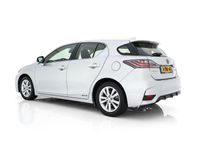 Gebraucht Lexus CT200h Business Edition 136 PS (100 kW) 2014 Grau Limousine