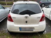 Gebraucht Toyota Yaris 87 PS (63 kW) 2007 Weiß Kleinwagen