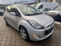 Gebraucht Hyundai ix20 90 PS (66 kW) 2012 Silber Kleinwagen
