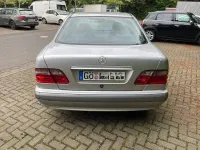 Gebraucht Mercedes E240 170 PS (125 kW) 2000 Silber Limousine