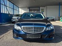 Gebraucht Mercedes E220 Avantgarde 170 PS (125 kW) 2014 Blau Limousine