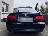 Gebraucht BMW 320 184 PS (135 kW) 2011 Schwarz Coupé