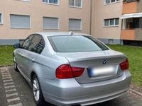 Second-hand BMW 318 143 CP (105 kW) 2009 Argintiu Berlinǎ
