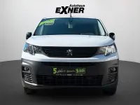 Gebraucht Peugeot Partner Premium 102 PS (75 kW) 2023 Kaolin weiß Van / Kleinbus