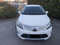 Gebraucht Toyota Avensis 147 PS (108 kW) 2012 Weiß Limousine