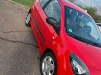 Gebraucht Renault Twingo Initiale Paris 75 PS (55 kW) 2013 Rot Kleinwagen