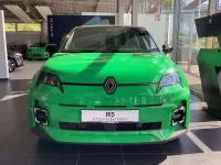 Gebraucht Renault R5 Urban 89 kW (122 PS) 2025 Popgreen/black pearlschwarz Kleinwagen