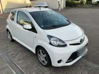 Gebraucht Toyota Aygo Edition 68 PS (50 kW) 2012 Weiß Kleinwagen