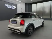 Gebraucht Mini Cooper Classic 136 PS (100 kW) 2023 Weiß Kleinwagen