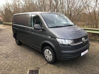 Gebraucht VW Transporter 150 PS (110 kW) 2022 Grau Van