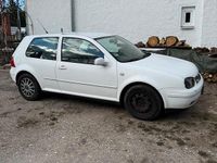 Gebraucht VW Golf IV 100 PS (73 kW) 2001 Weiß Kleinwagen