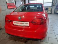 Gebraucht VW Jetta Trendline 105 PS (77 kW) 2012 Rot Limousine
