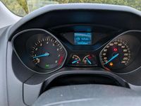 Gebraucht Ford Focus 125 PS (91 kW) 2013 Weiß Limousine