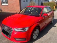 Gebraucht Audi A3 Sportback 126 PS (92 kW) 2013 Rot Kleinwagen