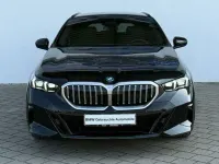 Gebraucht BMW 550e M Sport 313 PS (230 kW) 2025 Saphrischwarz met. Kombi